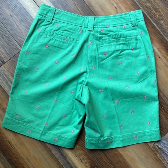 L.L. Bean green cotton shorts with pink starfish size 10 - Picture 3 of 4
